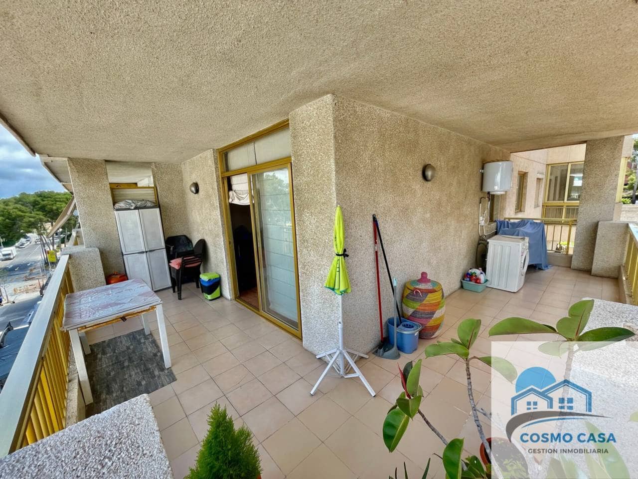 2 bedroom Flat for sale in Salou with pool - € 155,000 (Ref: 9110923)