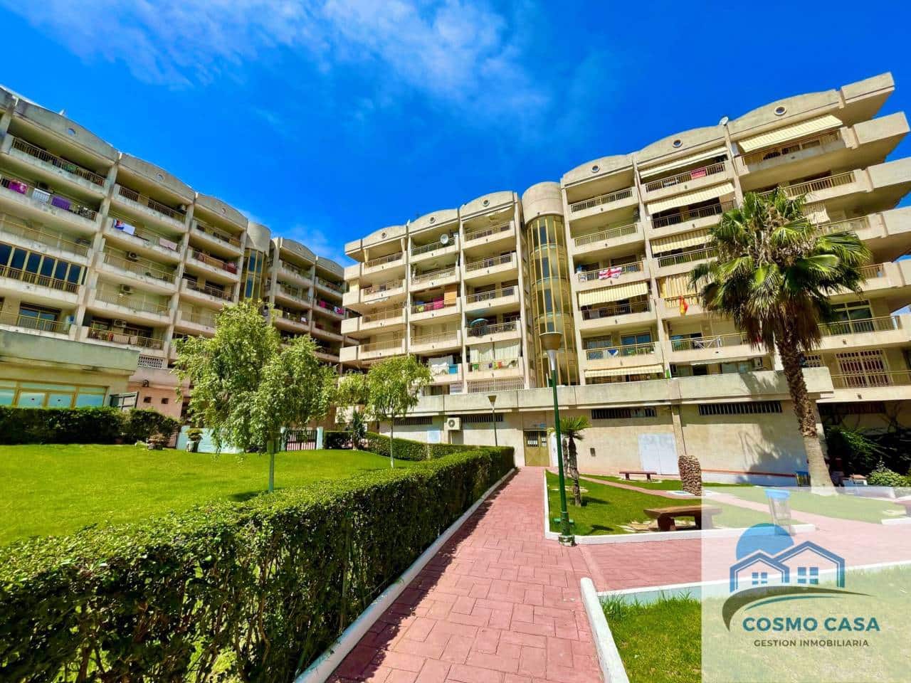 2 bedroom Flat for sale in Salou with pool - € 155,000 (Ref: 9110923)
