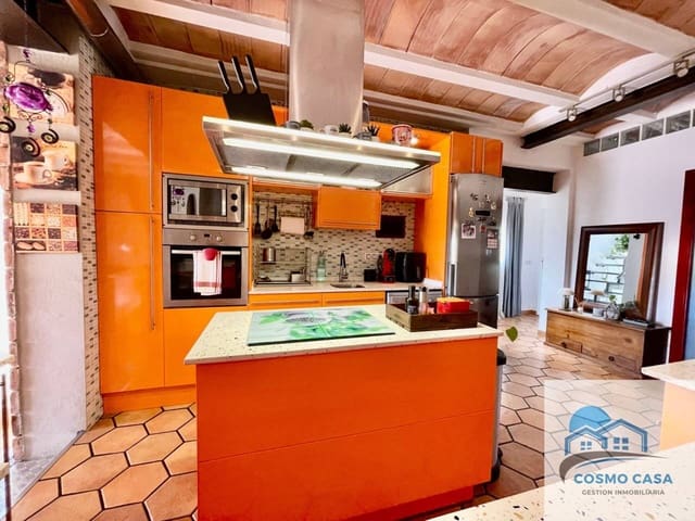 3 bedroom Semi-detached Villa for sale in Salou with pool garage - € 380,000 (Ref: 9228278)