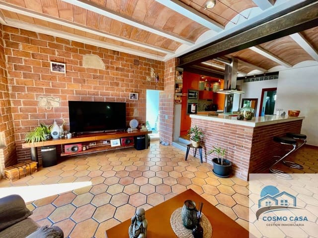 3 bedroom Semi-detached Villa for sale in Salou with pool garage - € 380,000 (Ref: 9228278)