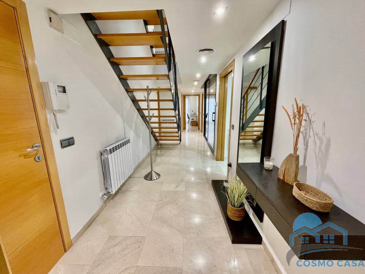 4 bedroom Terraced Villa for sale in Cambrils with garage - € 790,000 (Ref: 9347078)