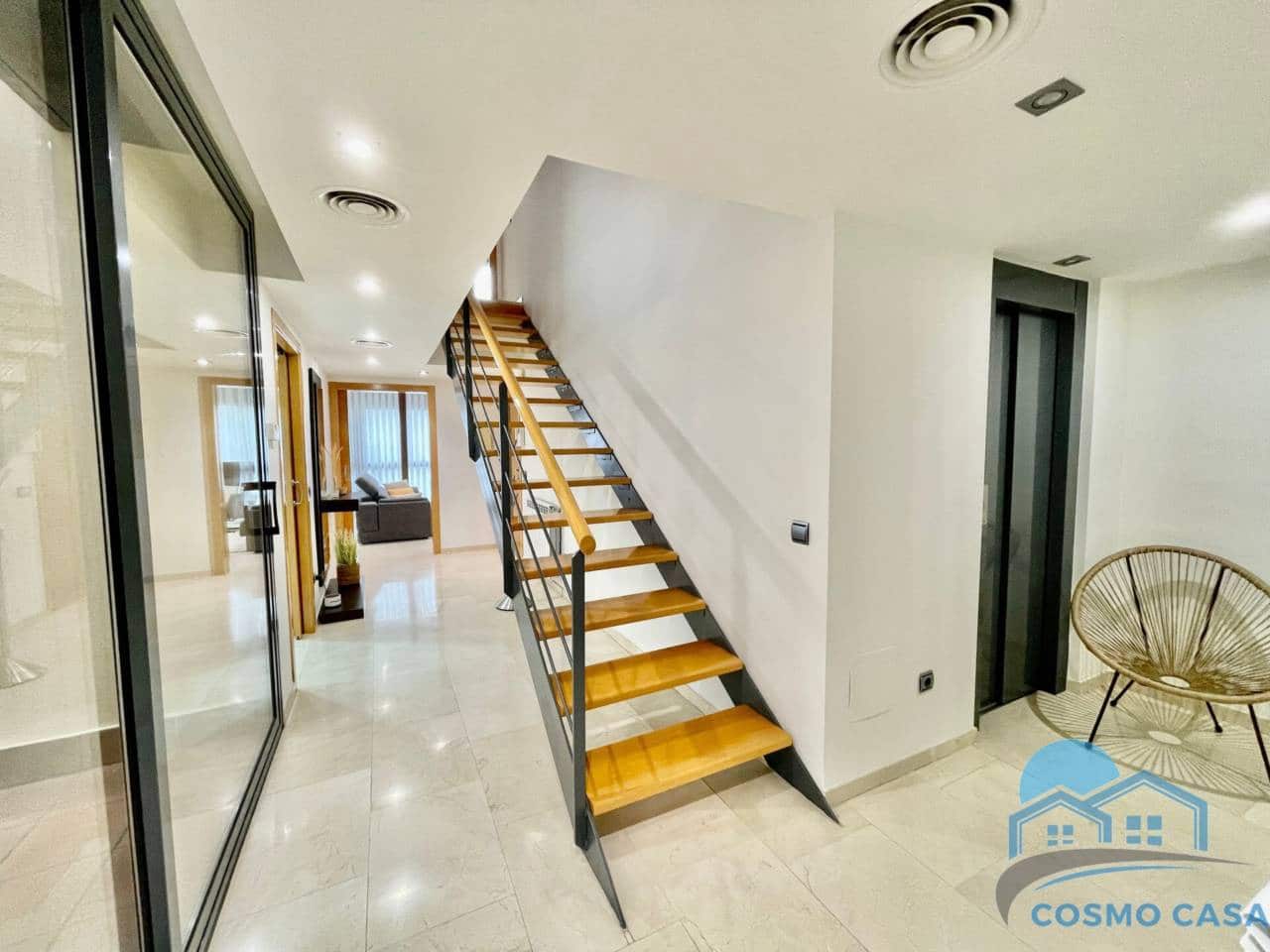 4 bedroom Terraced Villa for sale in Cambrils with garage - € 790,000 (Ref: 9347078)