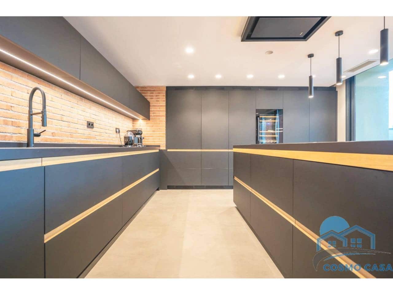 4 bedroom Flat for sale in Reus with pool garage - € 1,290,000 (Ref: 9450350)