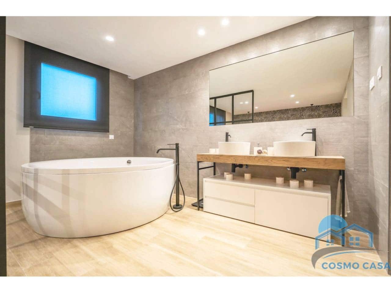 4 bedroom Flat for sale in Reus with pool garage - € 1,290,000 (Ref: 9450350)