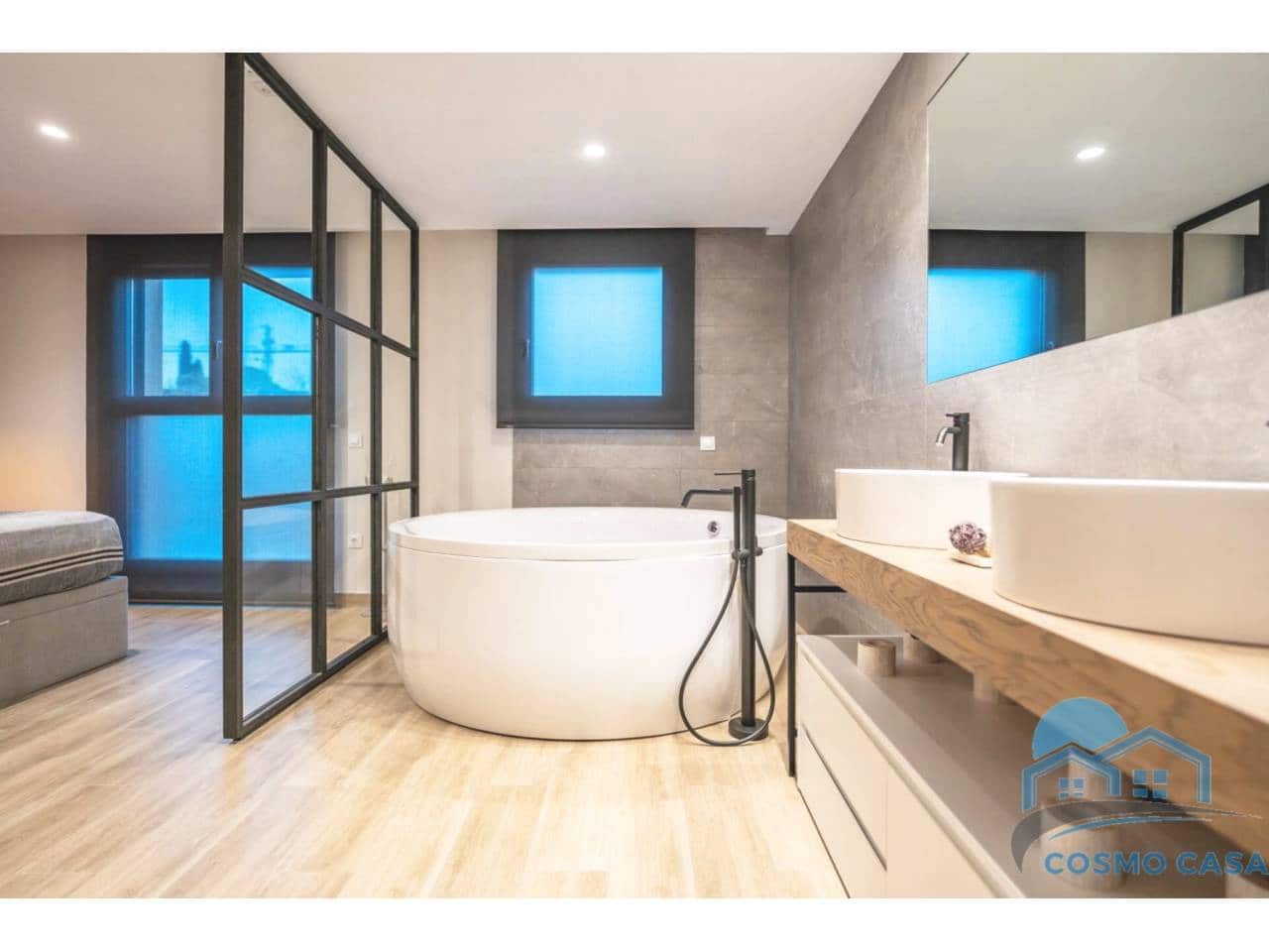 4 bedroom Flat for sale in Reus with pool garage - € 1,290,000 (Ref: 9450350)