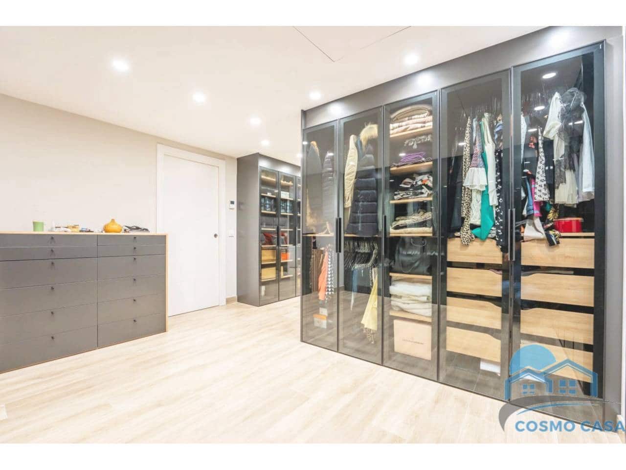 4 bedroom Flat for sale in Reus with pool garage - € 1,290,000 (Ref: 9450350)