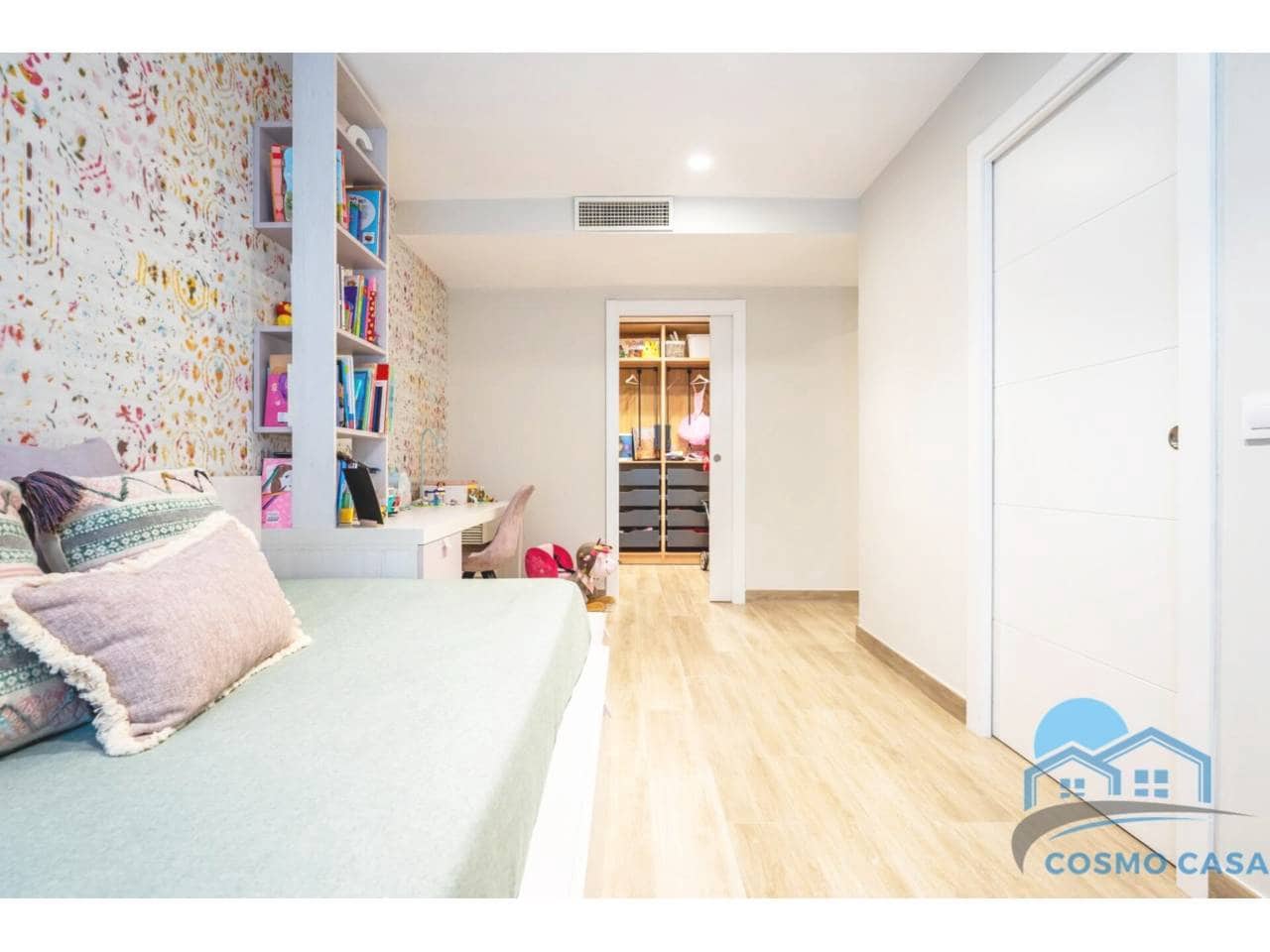 4 bedroom Flat for sale in Reus with pool garage - € 1,290,000 (Ref: 9450350)