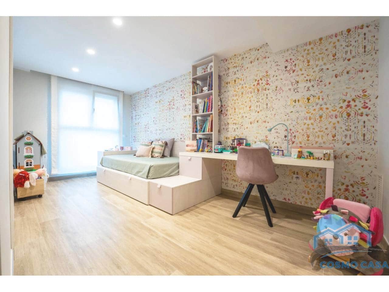 4 bedroom Flat for sale in Reus with pool garage - € 1,290,000 (Ref: 9450350)