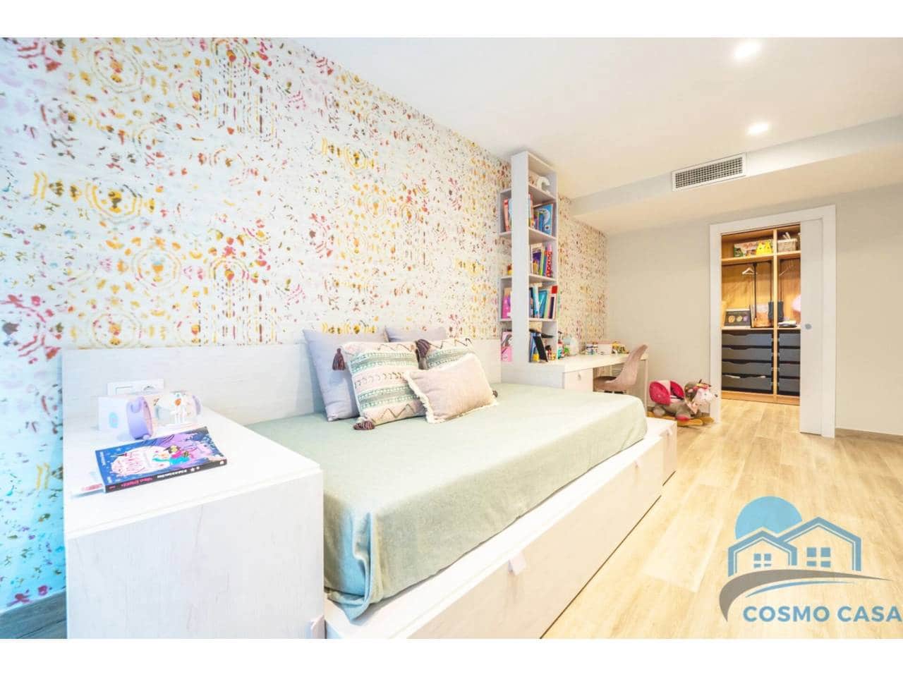 4 bedroom Flat for sale in Reus with pool garage - € 1,290,000 (Ref: 9450350)