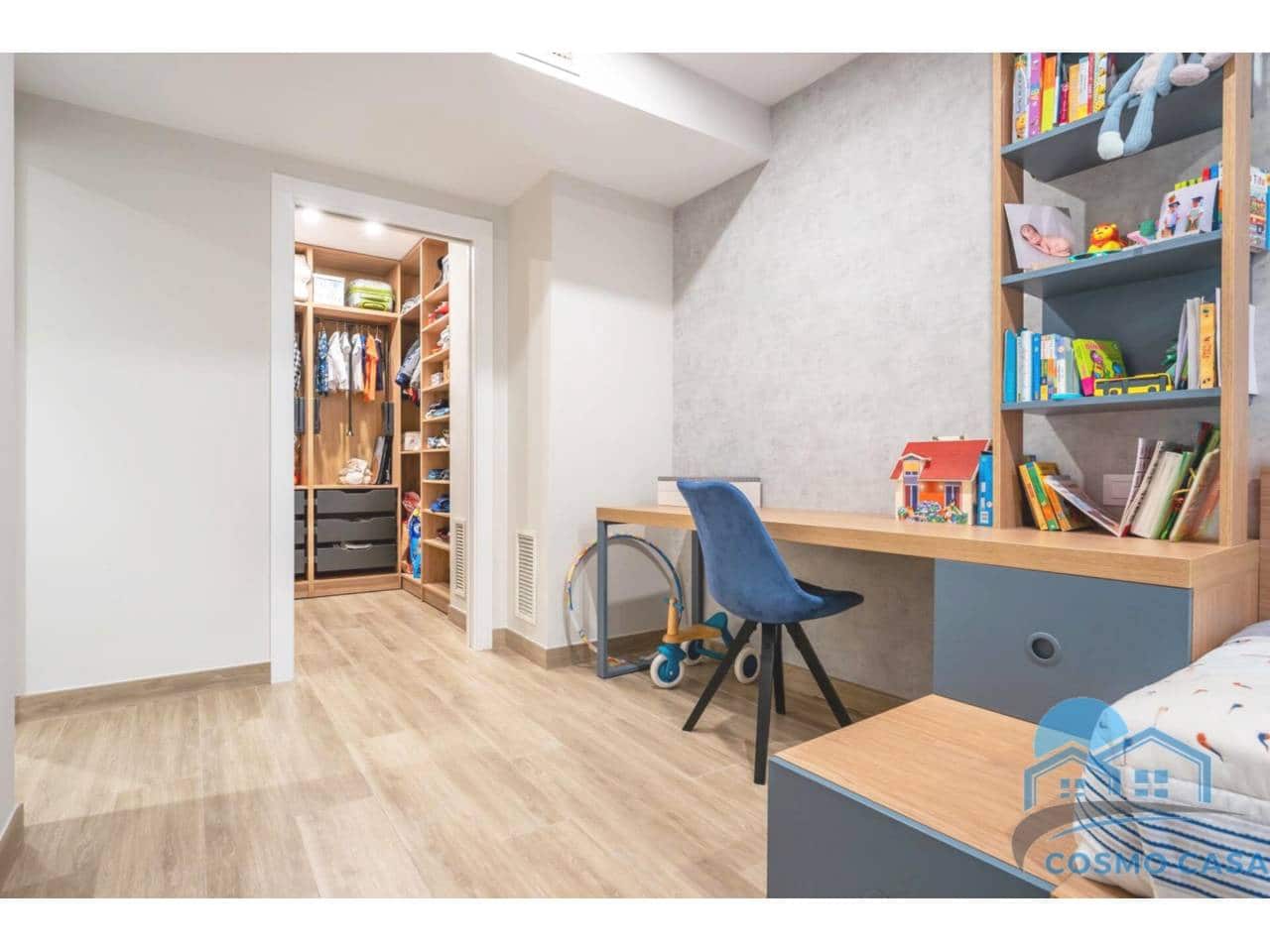 4 bedroom Flat for sale in Reus with pool garage - € 1,290,000 (Ref: 9450350)