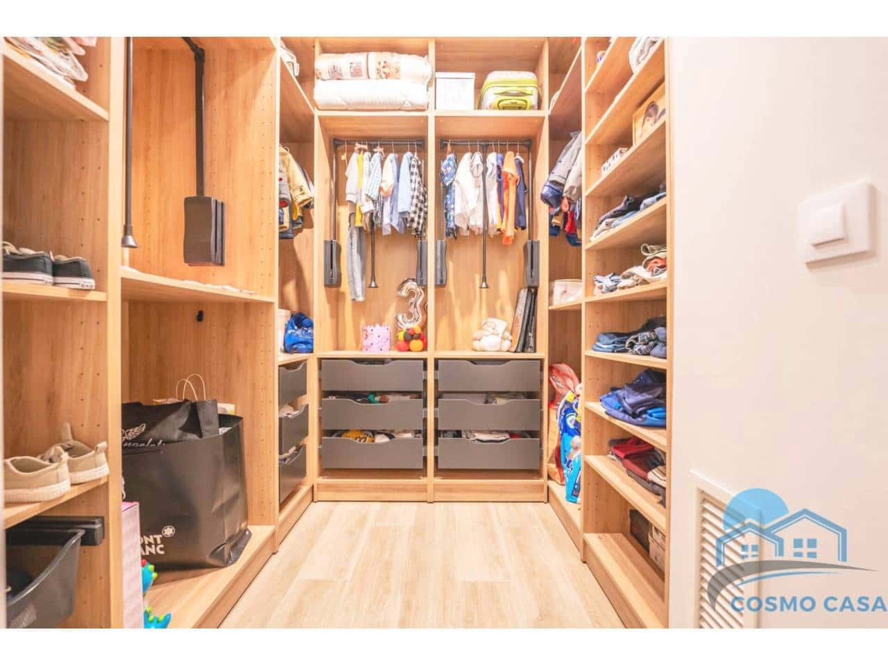 4 bedroom Flat for sale in Reus with pool garage - € 1,290,000 (Ref: 9450350)