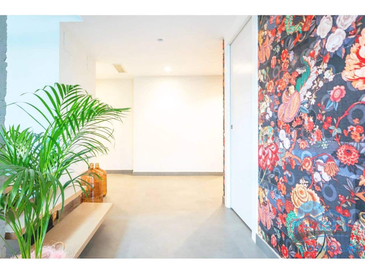 4 bedroom Flat for sale in Reus with pool garage - € 1,290,000 (Ref: 9450350)