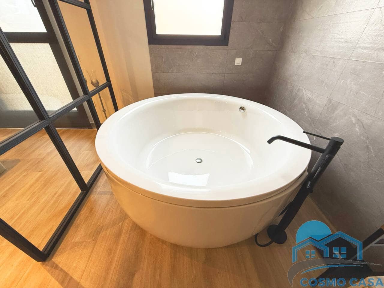 4 bedroom Flat for sale in Reus with pool garage - € 1,290,000 (Ref: 9450350)