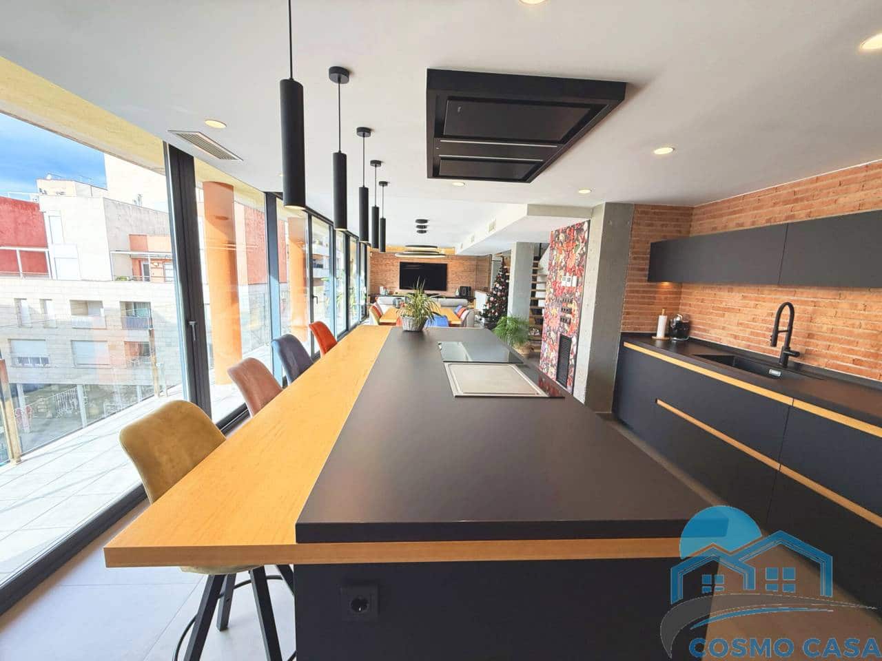 4 bedroom Flat for sale in Reus with pool garage - € 1,290,000 (Ref: 9450350)