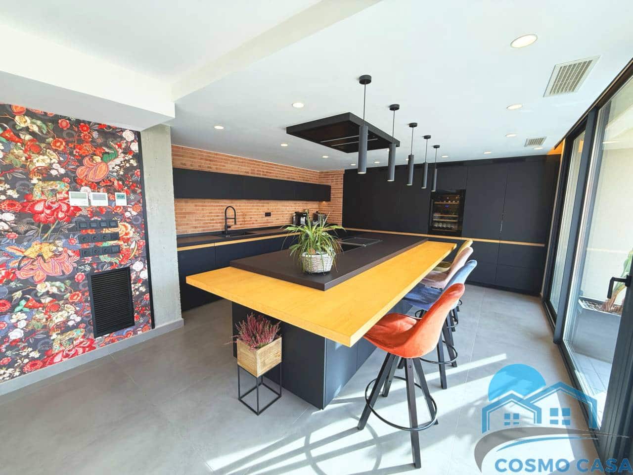 4 bedroom Flat for sale in Reus with pool garage - € 1,290,000 (Ref: 9450350)