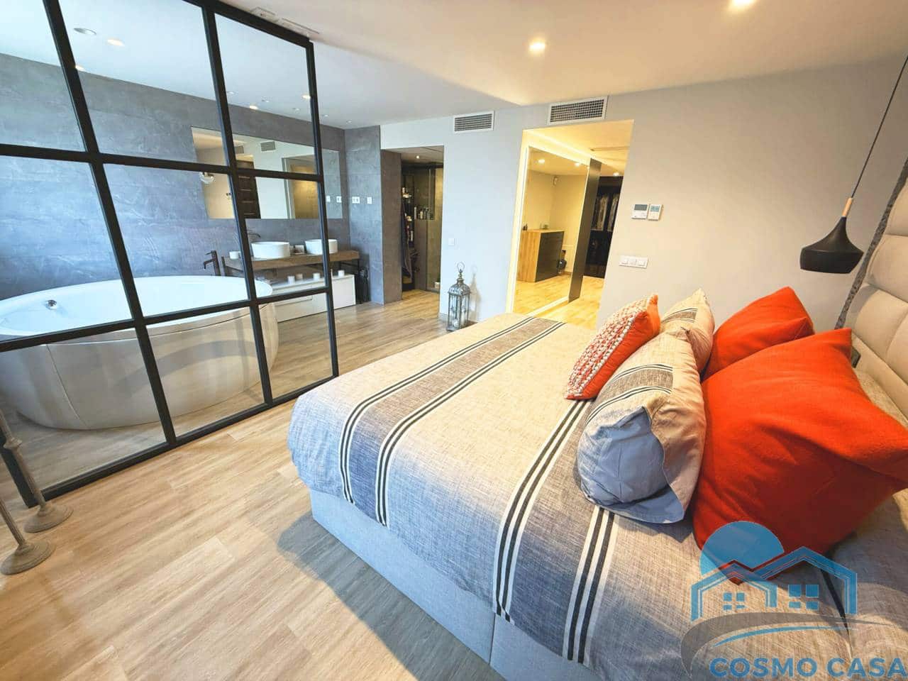 4 bedroom Flat for sale in Reus with pool garage - € 1,290,000 (Ref: 9450350)