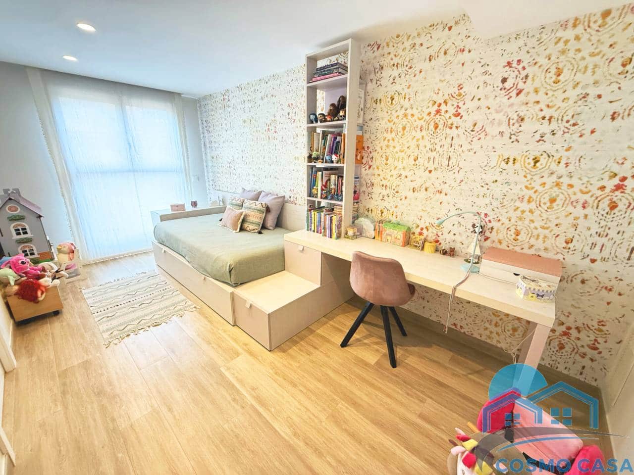 4 bedroom Flat for sale in Reus with pool garage - € 1,290,000 (Ref: 9450350)