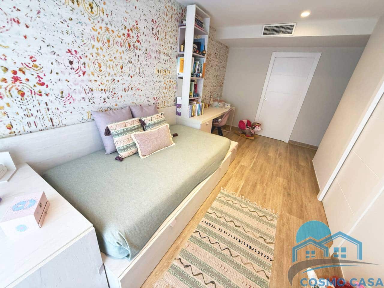 4 bedroom Flat for sale in Reus with pool garage - € 1,290,000 (Ref: 9450350)