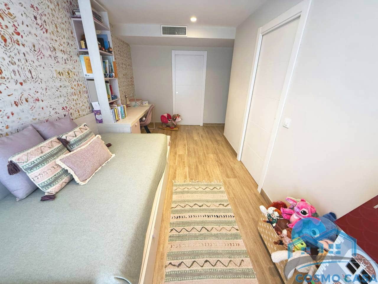 4 bedroom Flat for sale in Reus with pool garage - € 1,290,000 (Ref: 9450350)