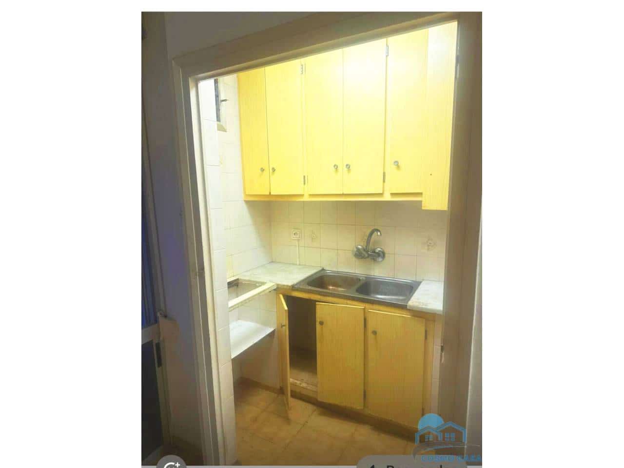 Lejlighed til salg i La Pineda med swimmingpool - € 90.000 (Ref: 9483303)