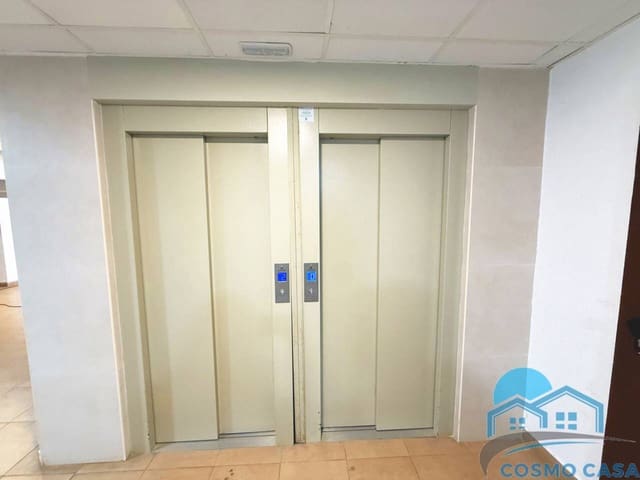 Lejlighed til salg i La Pineda, Vila-seca med swimmingpool - € 90.000 (Ref: 9483303)