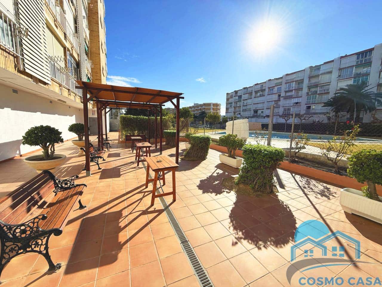 Lejlighed til salg i La Pineda med swimmingpool - € 90.000 (Ref: 9483303)