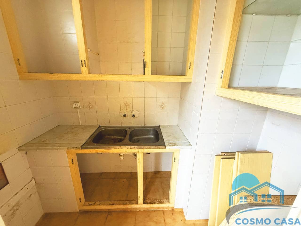 Asunto myytävänä paikassa La Pineda mukana uima-altaan - 90 000 € (Ref: 9483303)