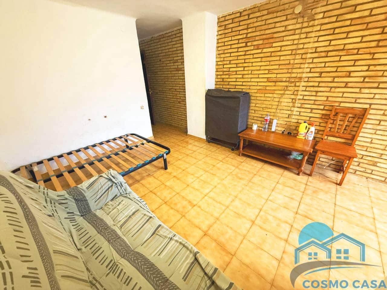 Asunto myytävänä paikassa La Pineda mukana uima-altaan - 90 000 € (Ref: 9483303)