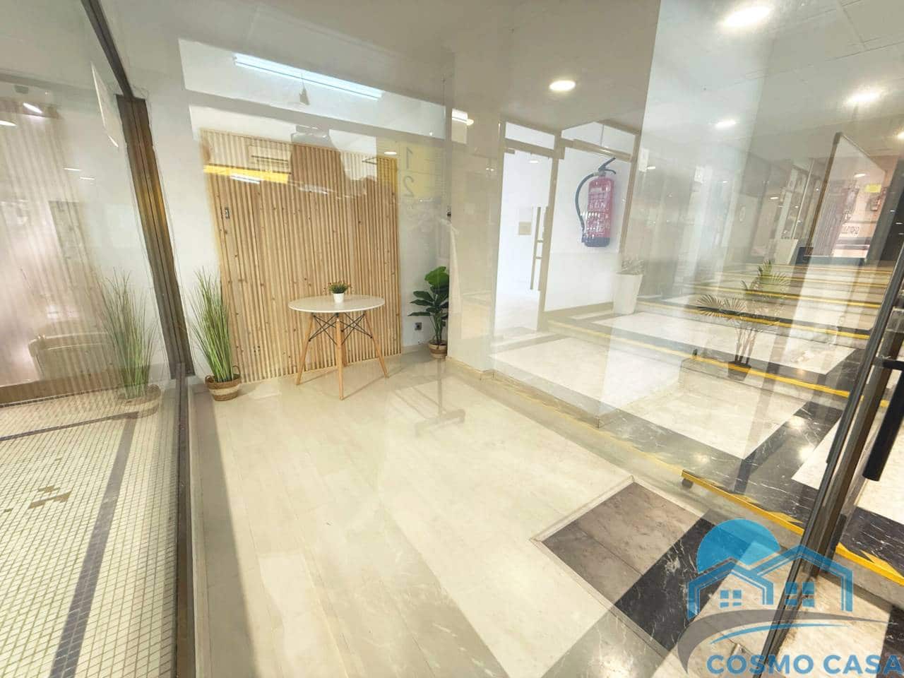 Commercieel te huur in Torredembarra - € 300 (Ref: 9503690)