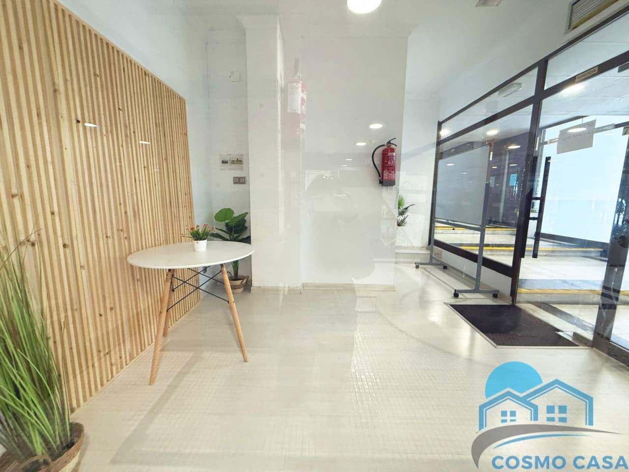 Commercieel te huur in Torredembarra - € 300 (Ref: 9503690)