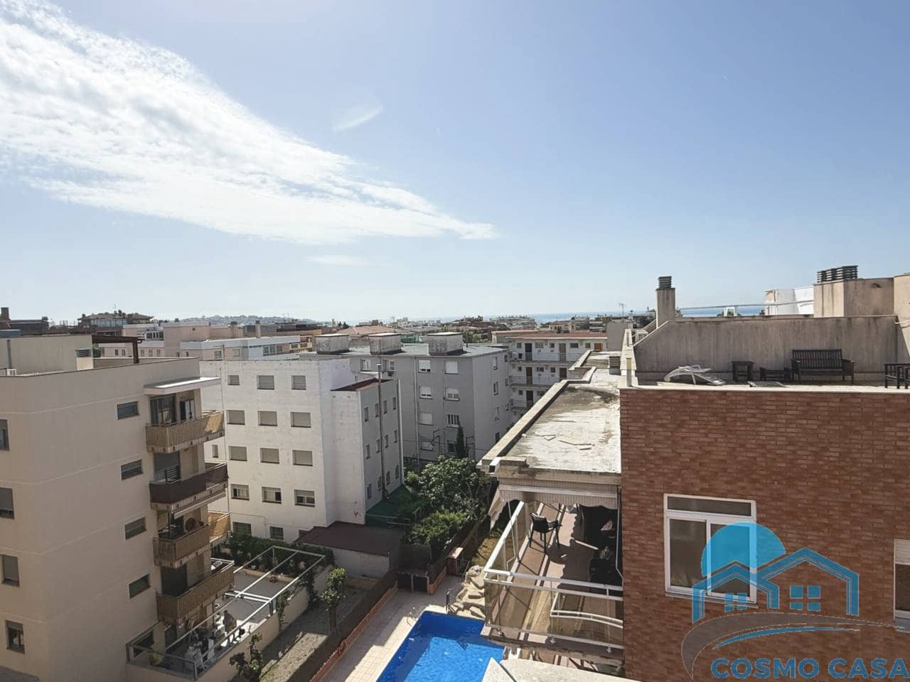 Ático de 4 habitaciones en Salou en venta con piscina garaje - 399.000 € (Ref: 9810944)