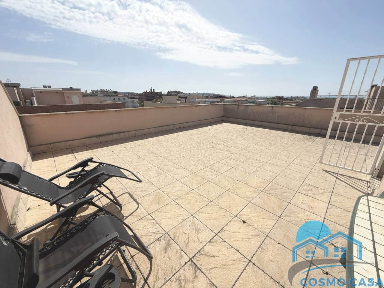 Ático de 4 habitaciones en Salou en venta con piscina garaje - 399.000 € (Ref: 9810944)