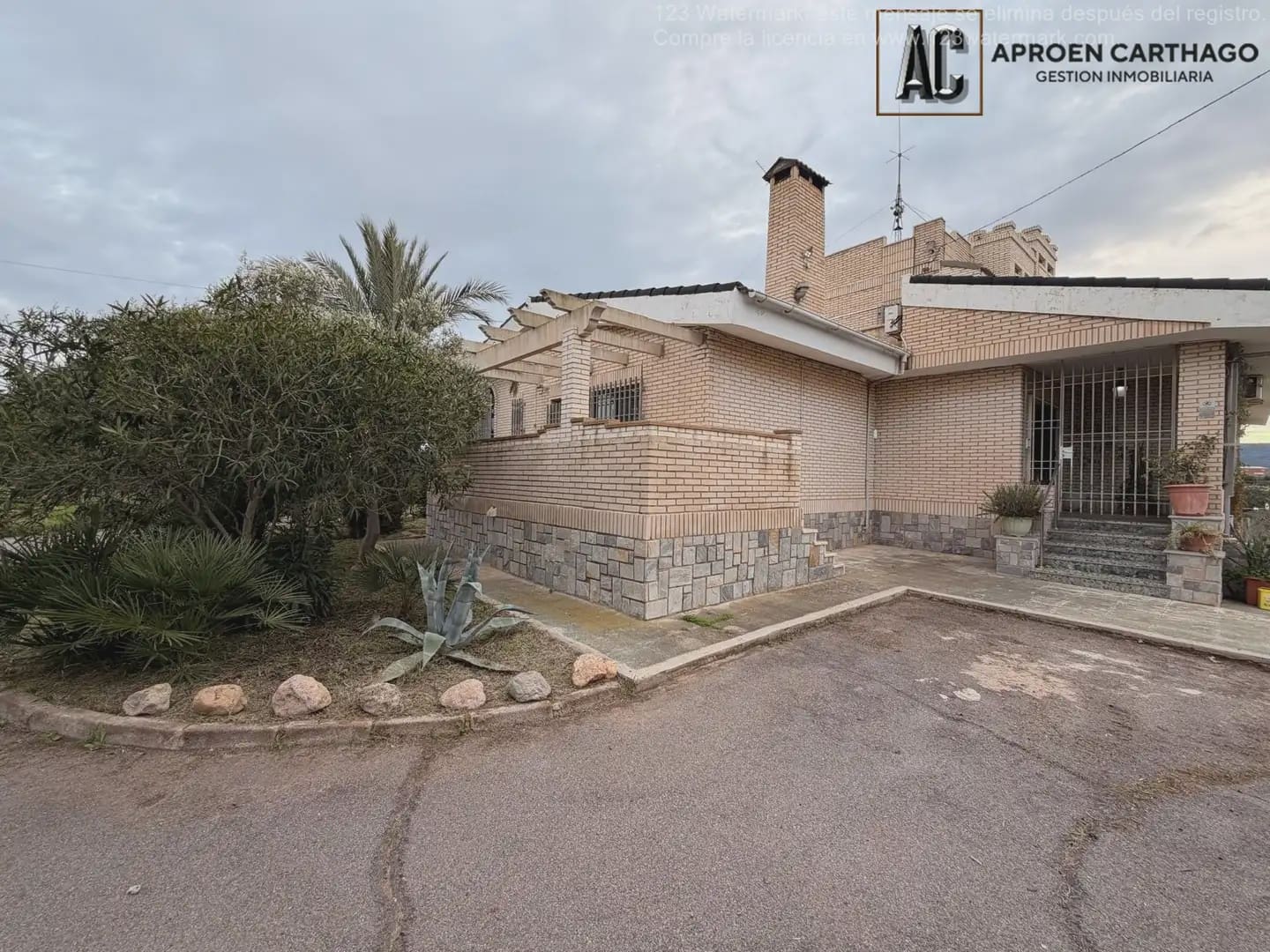 5 bedroom Finca/Country House for sale in Perin with pool garage - € 470,000 (Ref: 9843857)