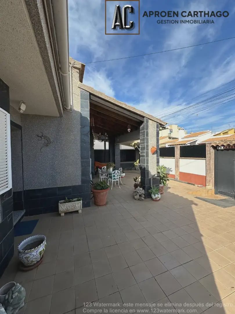Chalet de 3 habitaciones en Cartagena en venta con garaje - 290.000 € (Ref: 9843859)