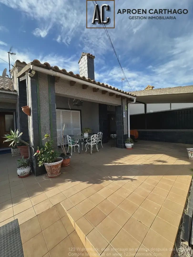 Chalet de 3 habitaciones en Cartagena en venta con garaje - 290.000 € (Ref: 9843859)