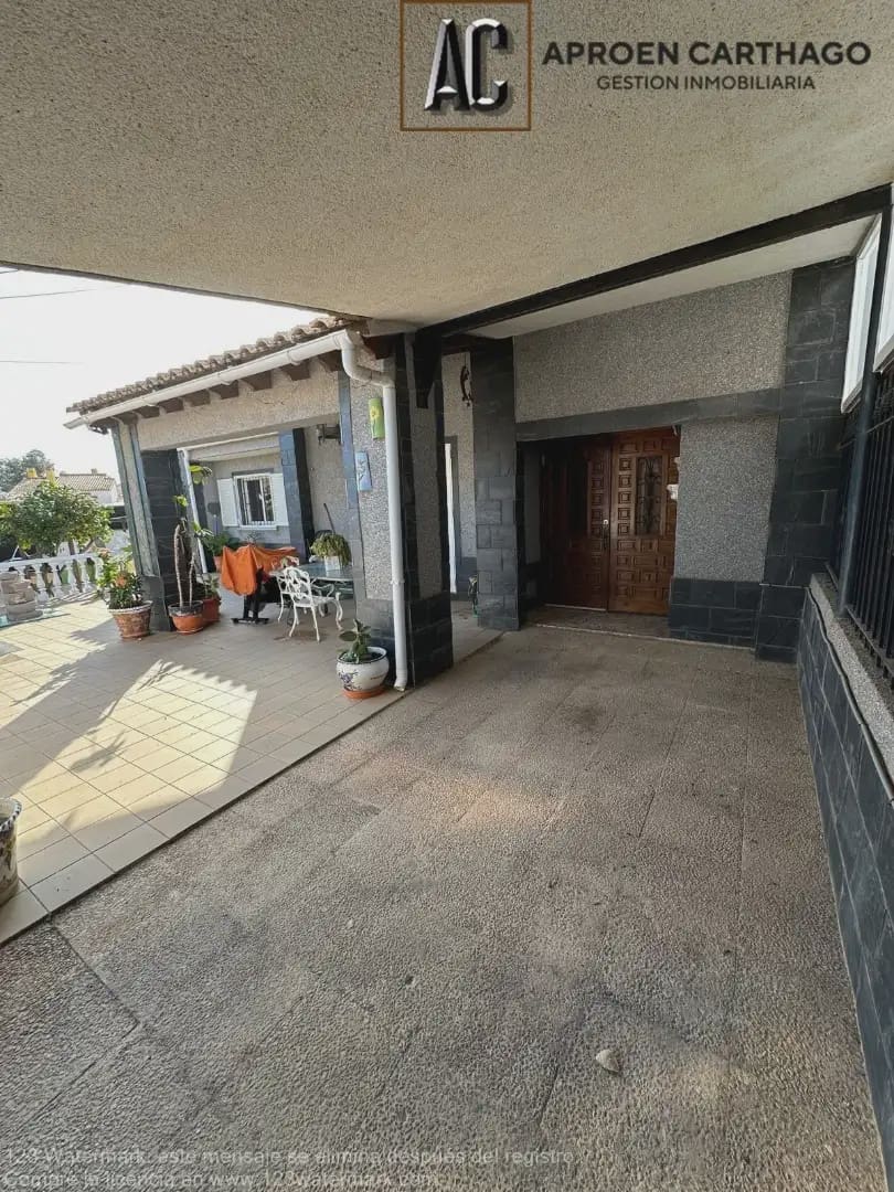 Chalet de 3 habitaciones en Cartagena en venta con garaje - 290.000 € (Ref: 9843859)