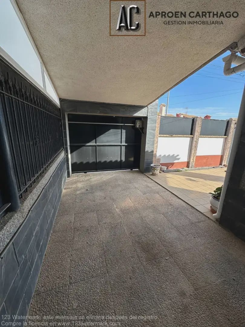 Chalet de 3 habitaciones en Cartagena en venta con garaje - 290.000 € (Ref: 9843859)