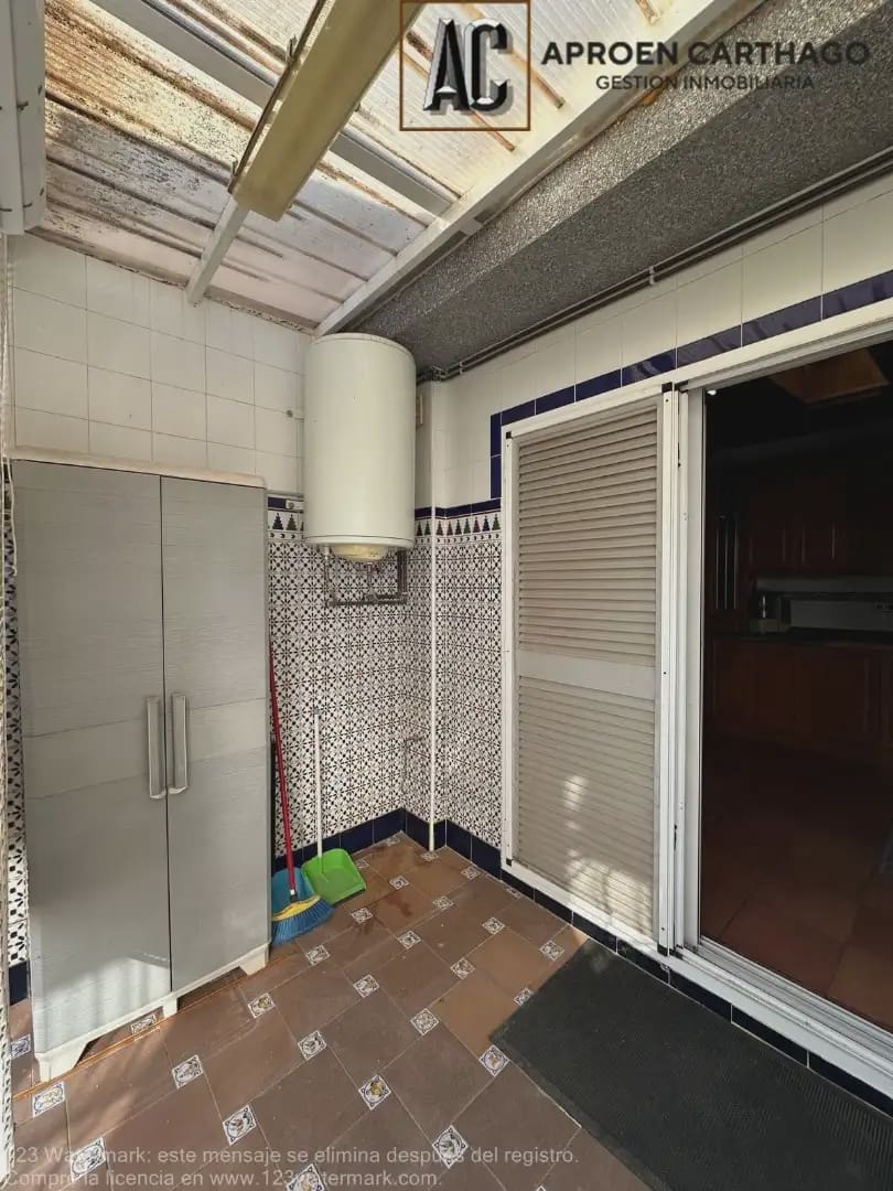 Chalet de 3 habitaciones en Cartagena en venta con garaje - 290.000 € (Ref: 9843859)