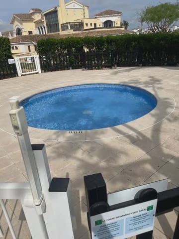 Piso de 2 habitaciones en La Torre Golf Resort, Torre-Pacheco en alquiler con piscina garaje - 820 € (Ref: 9850520)