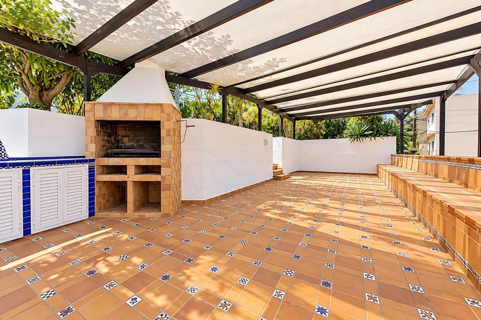 4 chambre Villa/Maison à vendre à Santa Cruz de Tenerife avec piscine garage - 675 000 € (Ref: 10111785)