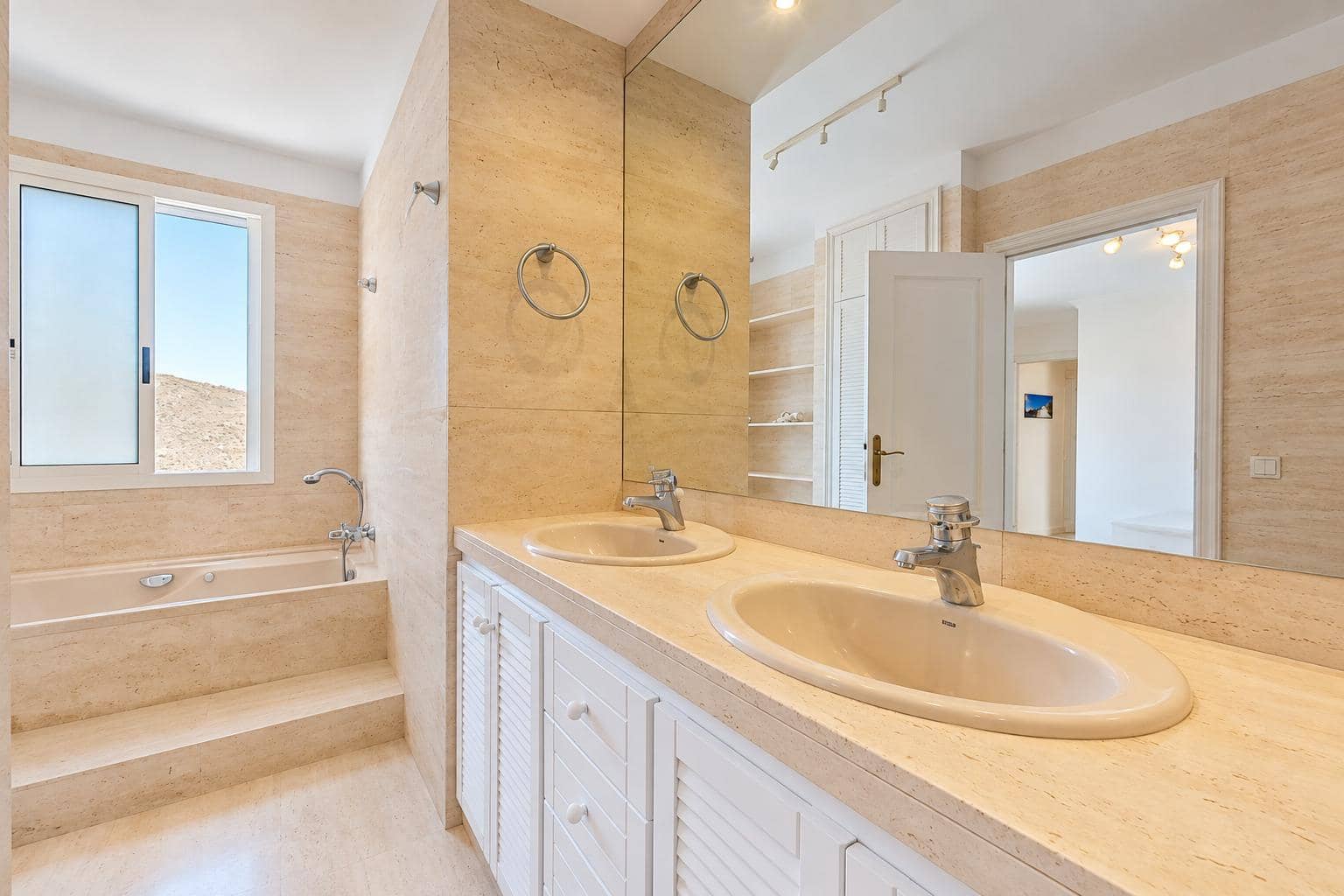 4 chambre Villa/Maison à vendre à Santa Cruz de Tenerife avec piscine garage - 675 000 € (Ref: 10111785)