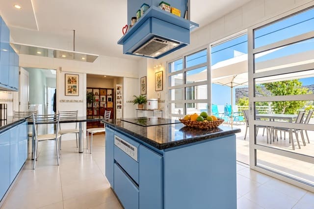4 chambre Villa/Maison à vendre à Santa Cruz de Tenerife avec piscine garage - 675 000 € (Ref: 10111785)