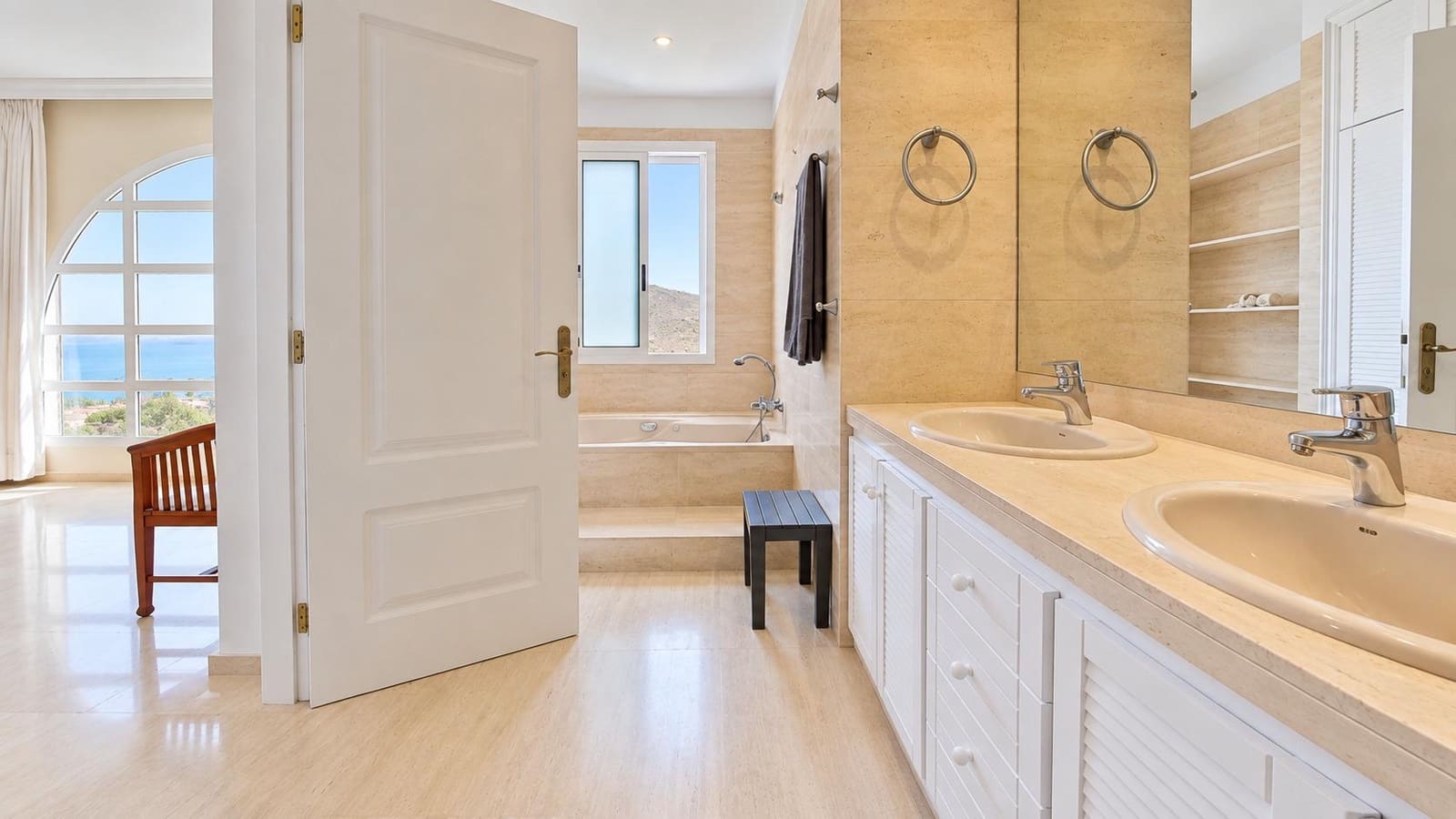 4 chambre Villa/Maison à vendre à Santa Cruz de Tenerife avec piscine garage - 675 000 € (Ref: 10111785)