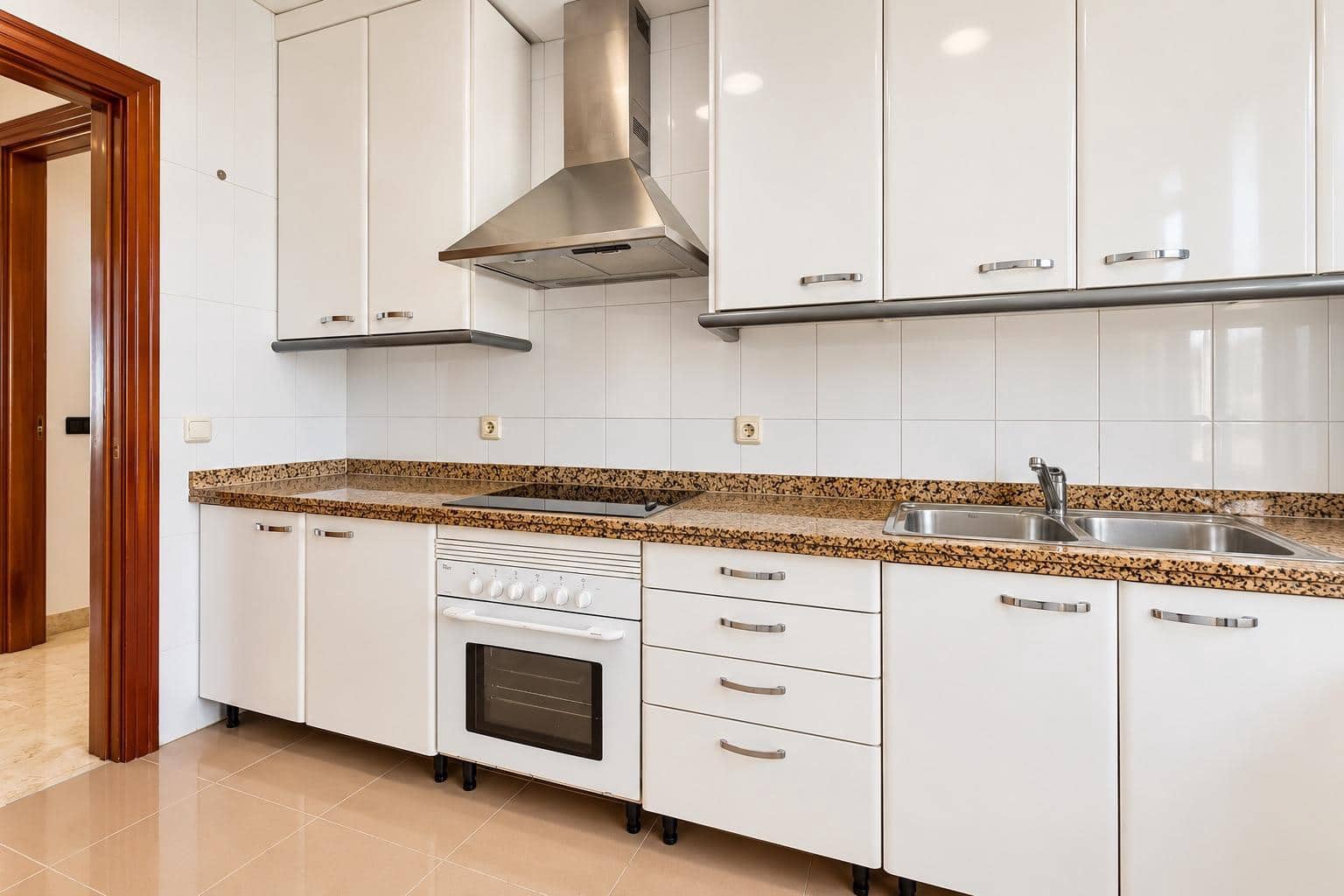 Piso de 3 habitaciones en Los Cristianos en venta con piscina garaje - 565.000 € (Ref: 10185094)