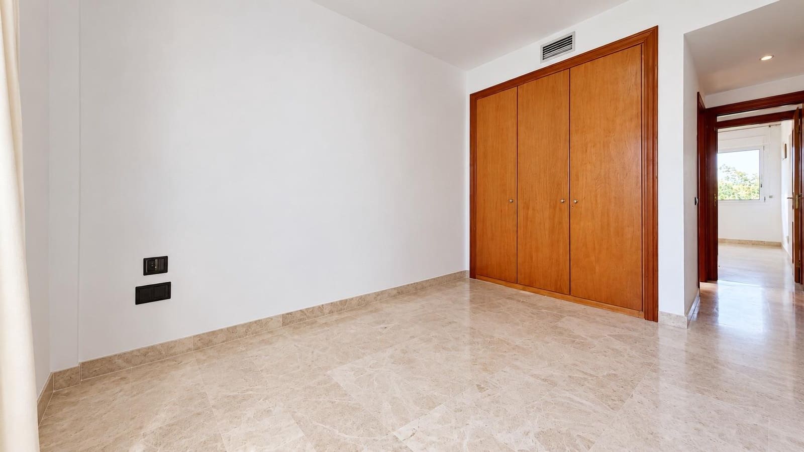 Piso de 3 habitaciones en Los Cristianos en venta con piscina garaje - 565.000 € (Ref: 10185094)