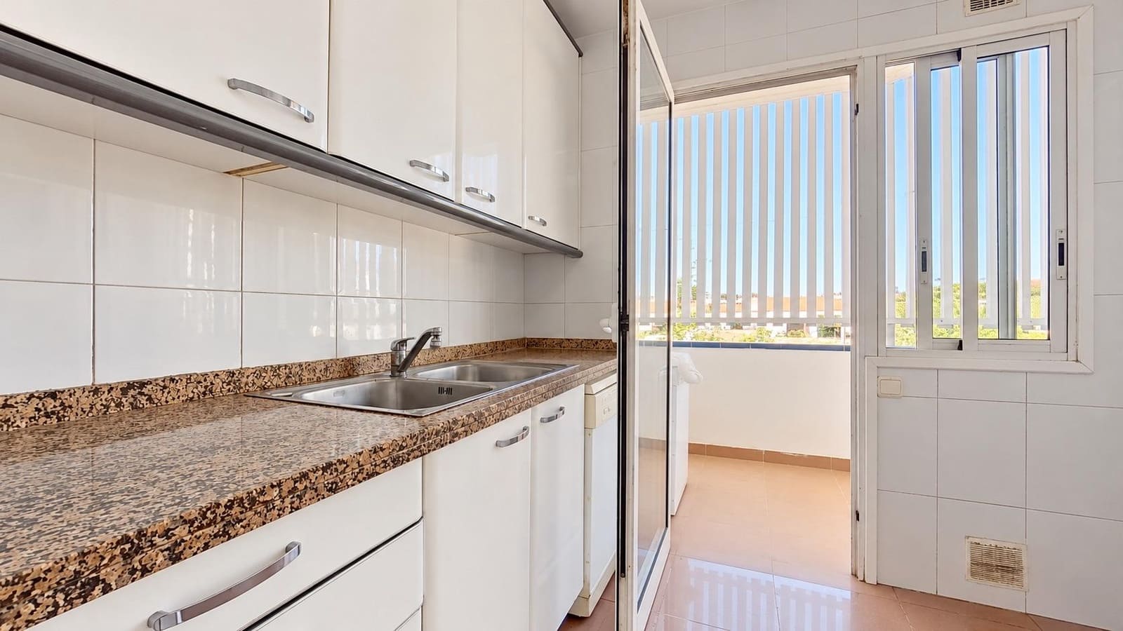 Piso de 3 habitaciones en Los Cristianos en venta con piscina garaje - 565.000 € (Ref: 10185094)