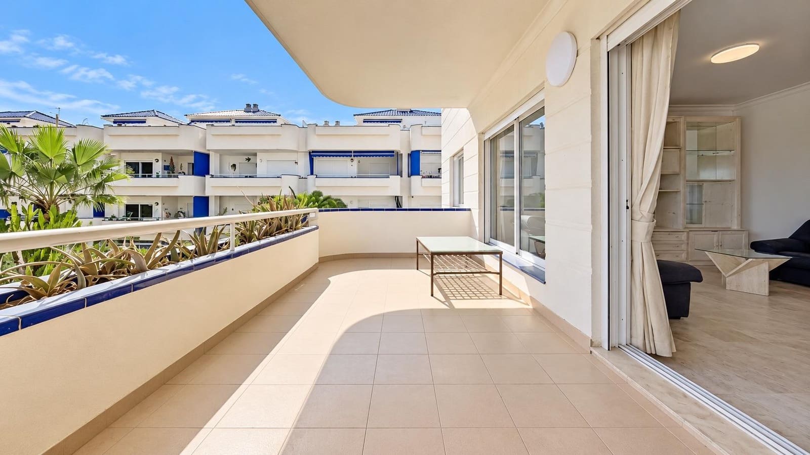 Piso de 3 habitaciones en Los Cristianos en venta con piscina garaje - 565.000 € (Ref: 10185094)