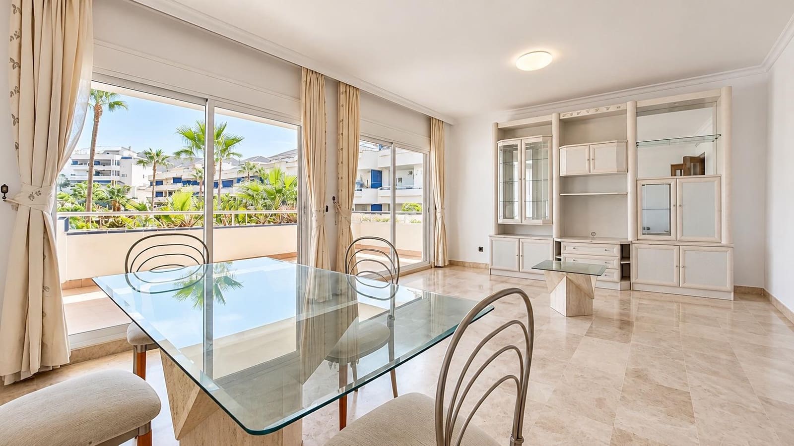 Piso de 3 habitaciones en Los Cristianos en venta con piscina garaje - 565.000 € (Ref: 10185094)