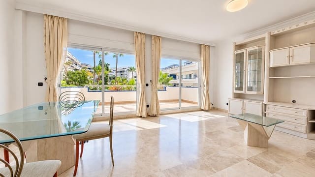 Piso de 3 habitaciones en Los Cristianos, Arona en venta con piscina garaje - 565.000 € (Ref: 10185094)