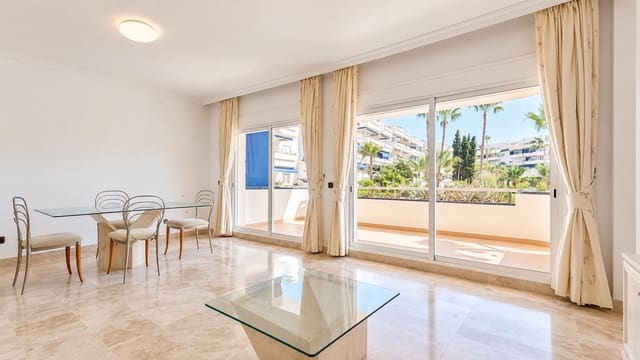 Piso de 3 habitaciones en Los Cristianos, Arona en venta con piscina garaje - 565.000 € (Ref: 10185094)